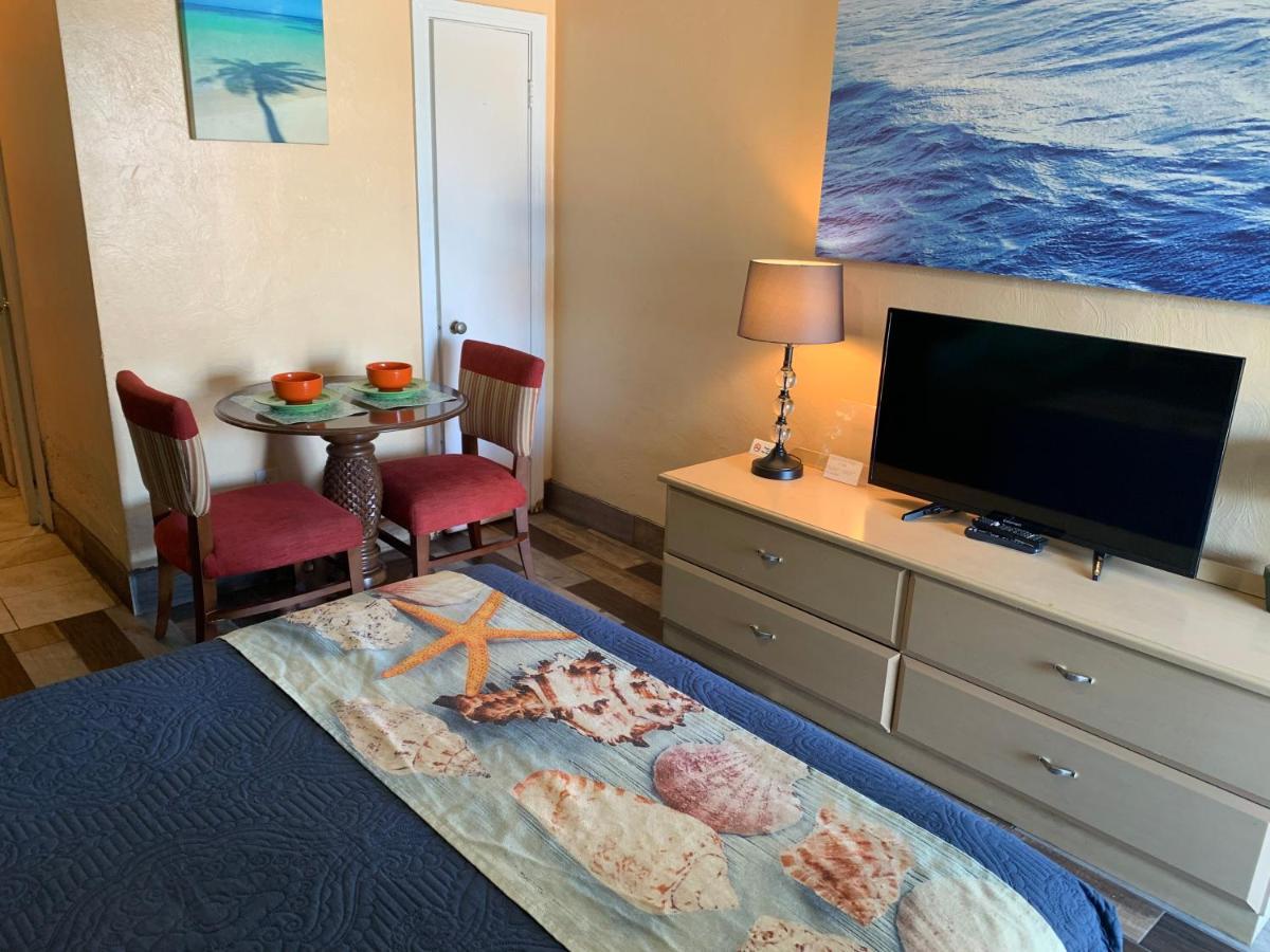Michaels Siesta Motel Сейнт Питърсбърг Екстериор снимка