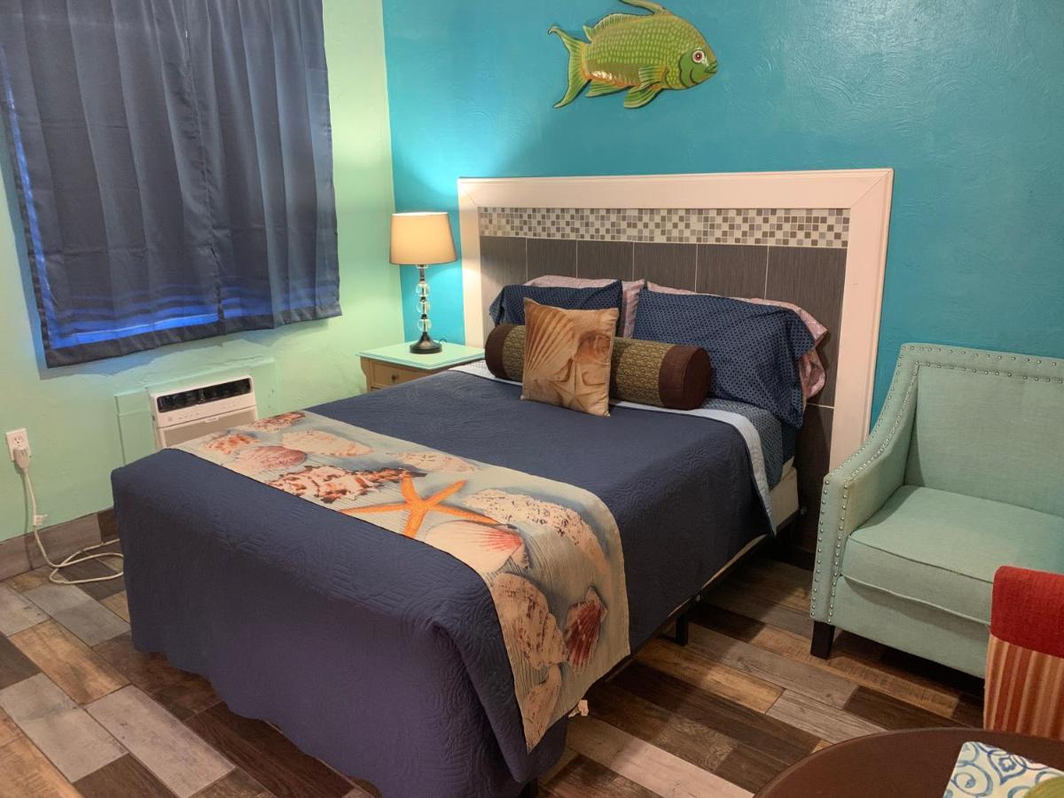 Michaels Siesta Motel Сейнт Питърсбърг Екстериор снимка