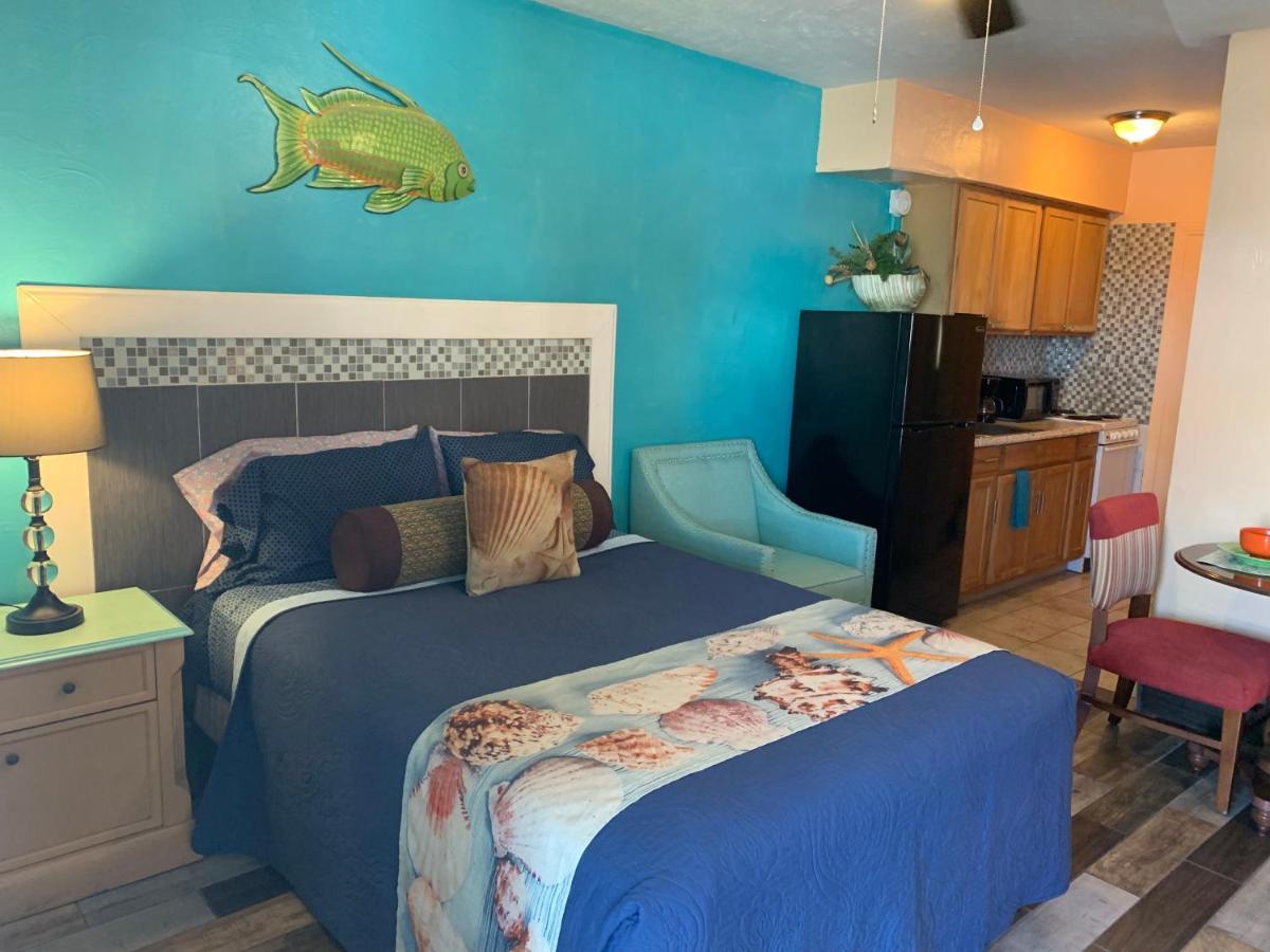 Michaels Siesta Motel Сейнт Питърсбърг Екстериор снимка