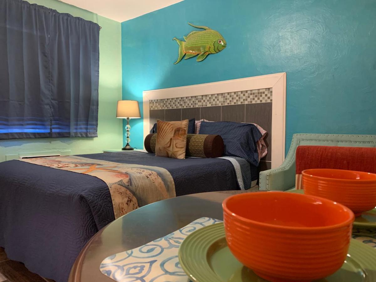 Michaels Siesta Motel Сейнт Питърсбърг Екстериор снимка