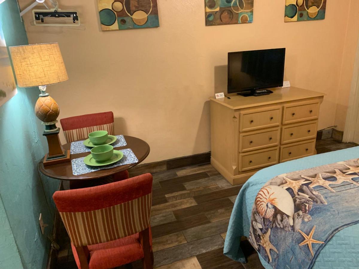 Michaels Siesta Motel Сейнт Питърсбърг Екстериор снимка