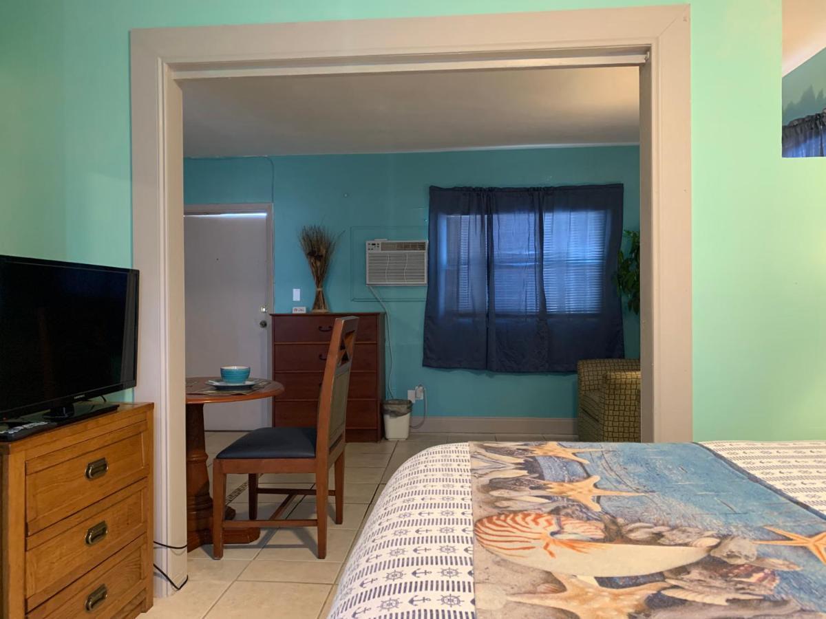 Michaels Siesta Motel Сейнт Питърсбърг Екстериор снимка