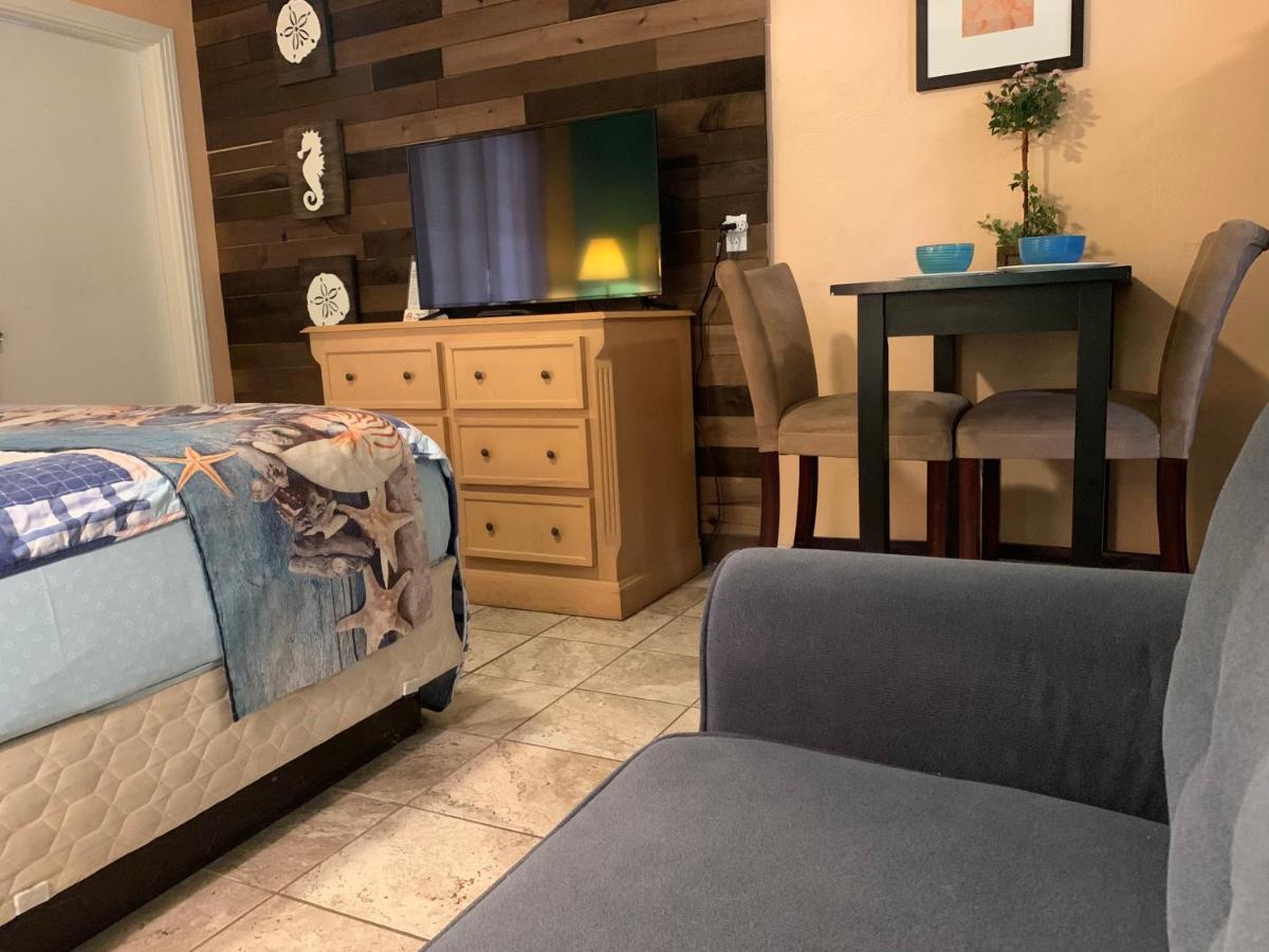Michaels Siesta Motel Сейнт Питърсбърг Екстериор снимка