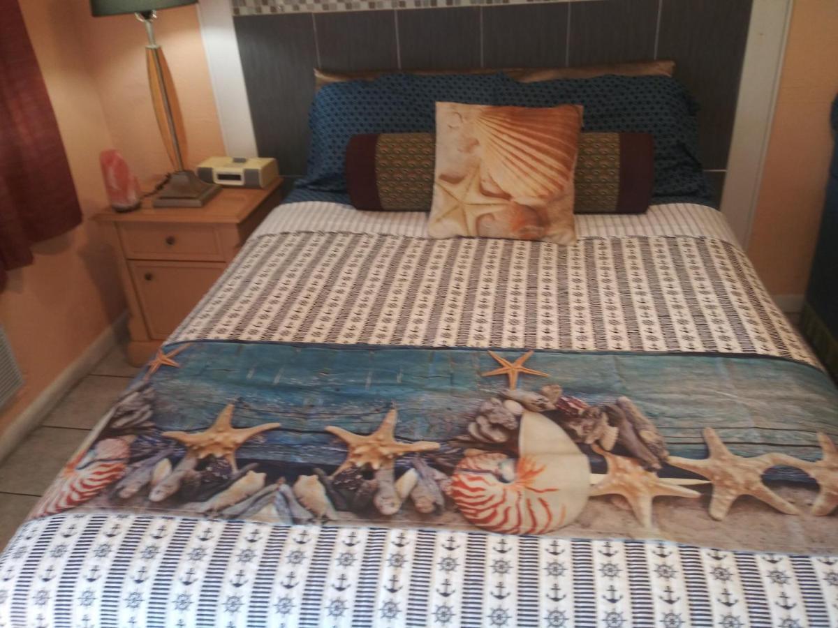 Michaels Siesta Motel Сейнт Питърсбърг Екстериор снимка