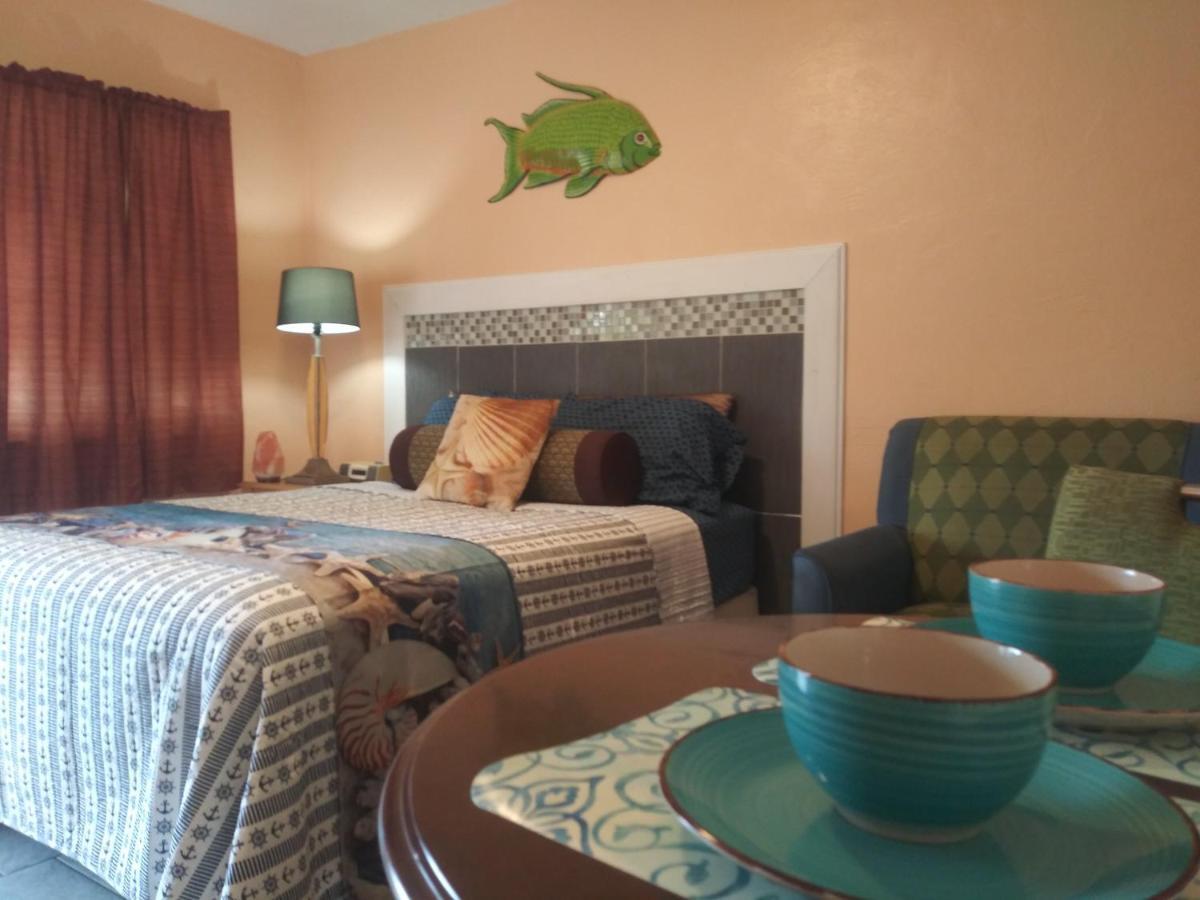 Michaels Siesta Motel Сейнт Питърсбърг Екстериор снимка