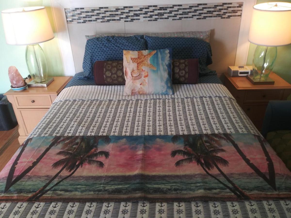 Michaels Siesta Motel Сейнт Питърсбърг Екстериор снимка